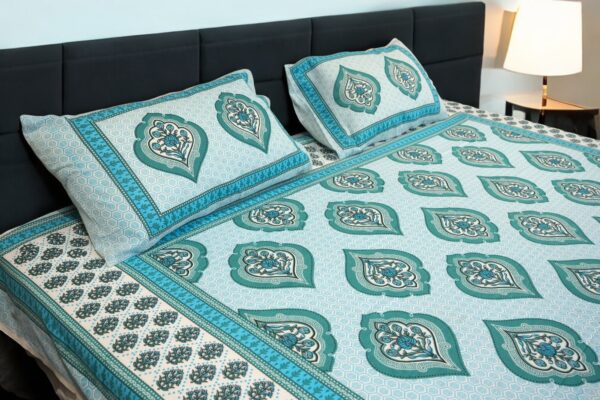 Elegant Turquoise Mughal Print Cotton Bedsheet